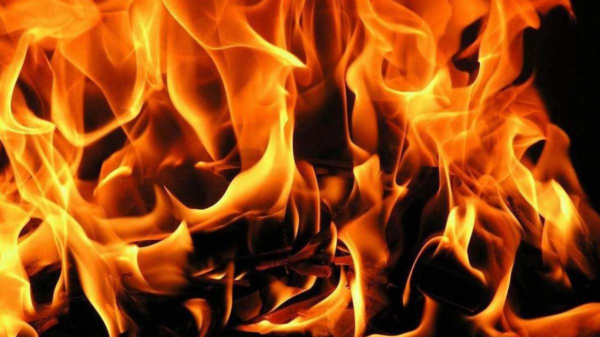 Пожежа в школі у Хмелівці: обійшлося без потерпілих Пожежа в школі у Хмелівці: обійшлося без потерпілих