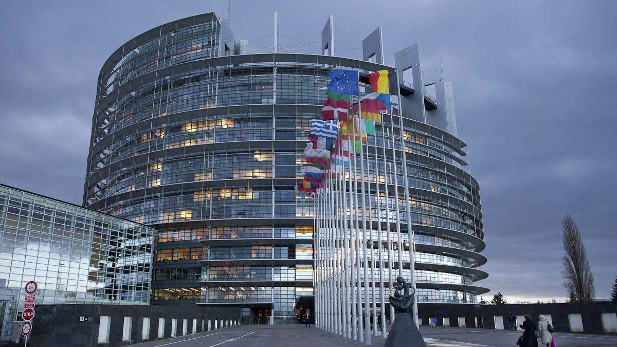 Европарламент резко осудил законороект о сексуальном образовании Европарламент резко осудил законороект о сексуальном образовании