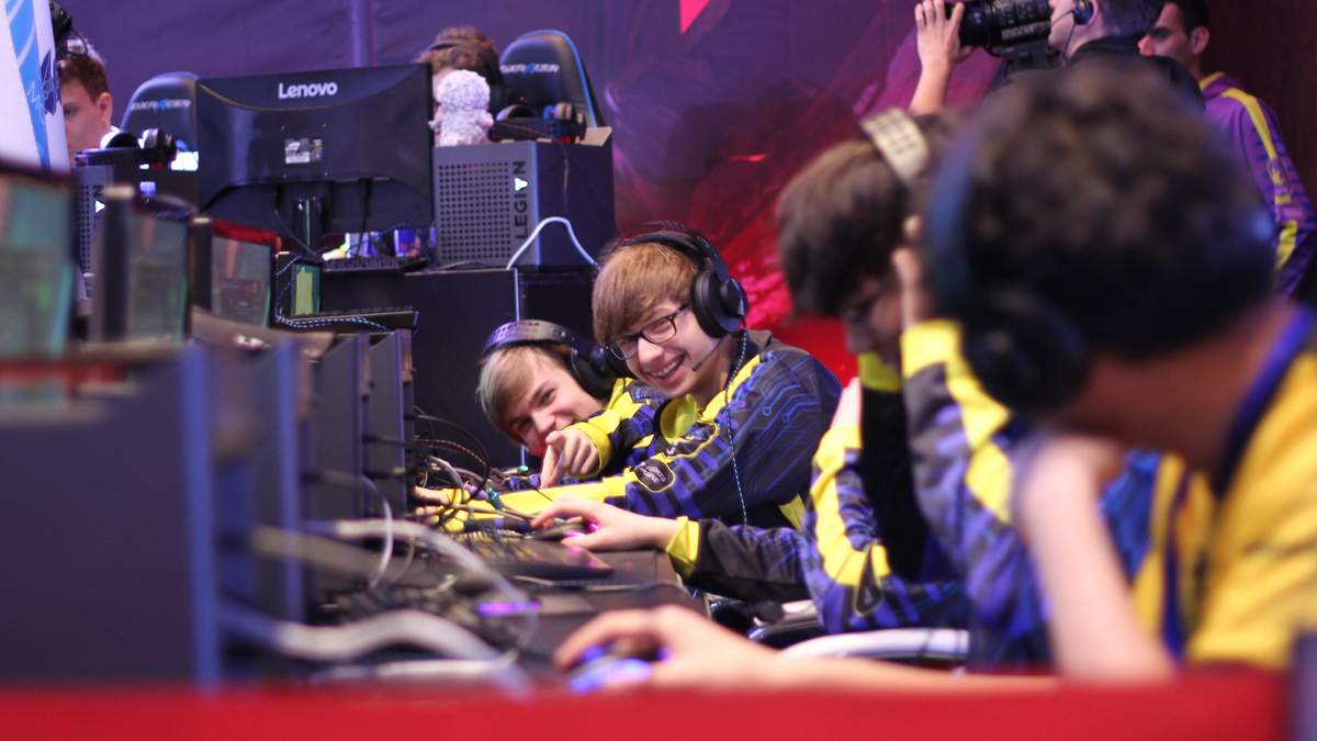 Украинцы выиграли медали по Dota 2 Украинцы выиграли медали по Dota 2