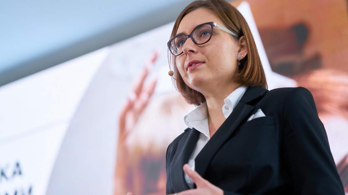Ганна Новосад отримала різноманітні надбавки Ганна Новосад отримала різноманітні надбавки