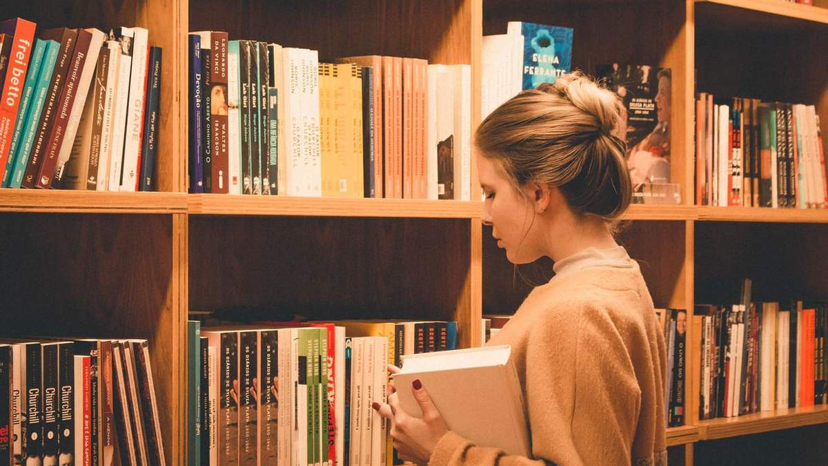Часто вчителі стикаються з тиском під час відбору підручників Часто вчителі стикаються з тиском під час відбору підручників