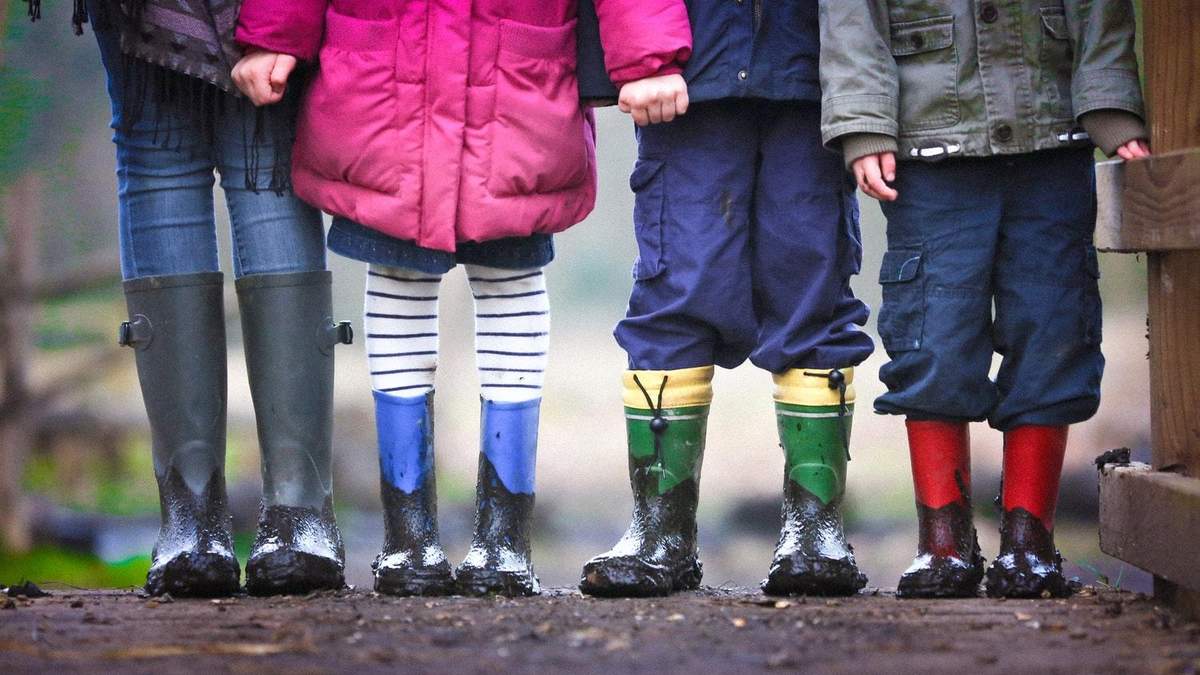 Школьники поддерживают учителей Школьники поддерживают учителей