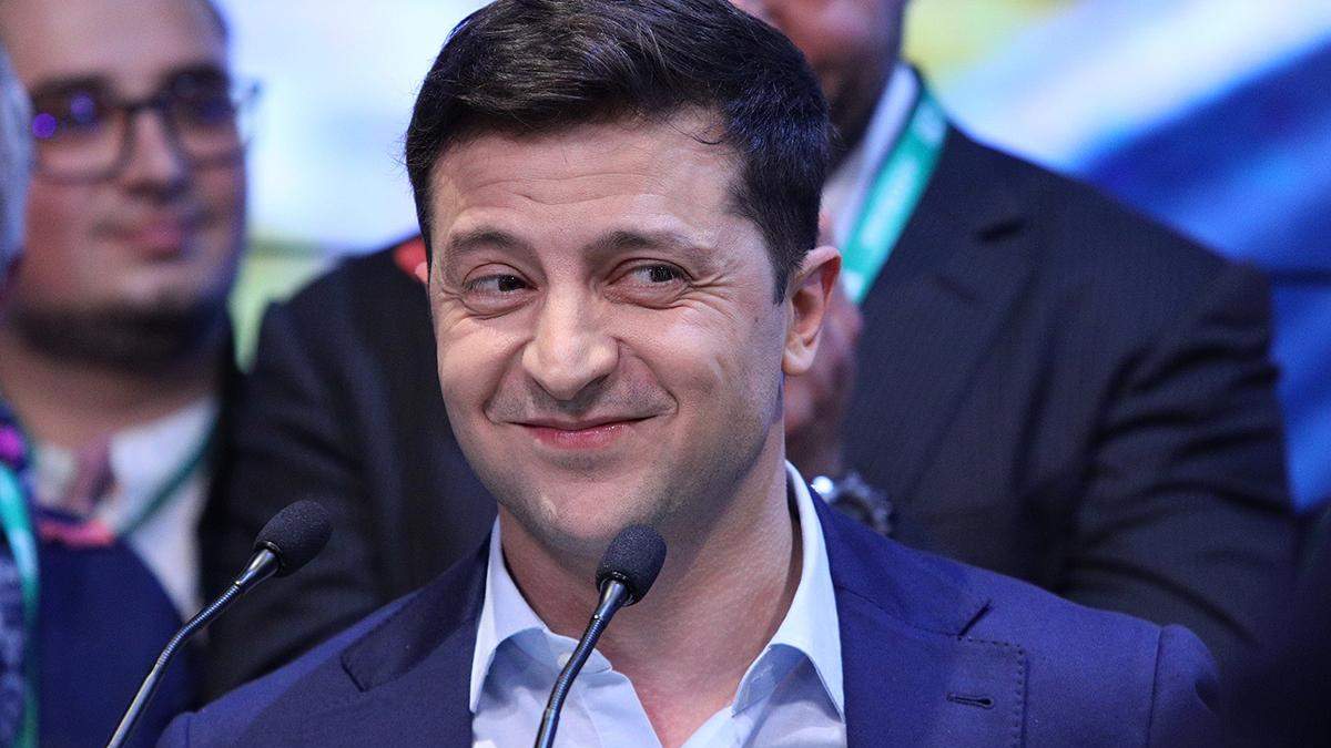 Владимир Зеленский обратился к выпускникам накануне ВНО: видео Владимир Зеленский обратился к выпускникам накануне ВНО: видео