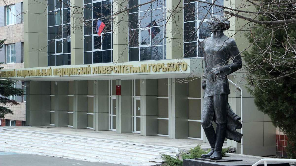 Бойовики перешкоджають виїзду абітурієнтів для вступу в українські виші: що відомо Бойовики перешкоджають виїзду абітурієнтів для вступу в українські виші: що відомо