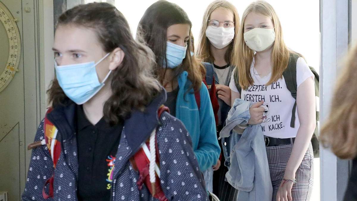Германия начала открывать школы впервые после начала карантина Германия начала открывать школы впервые после начала карантина