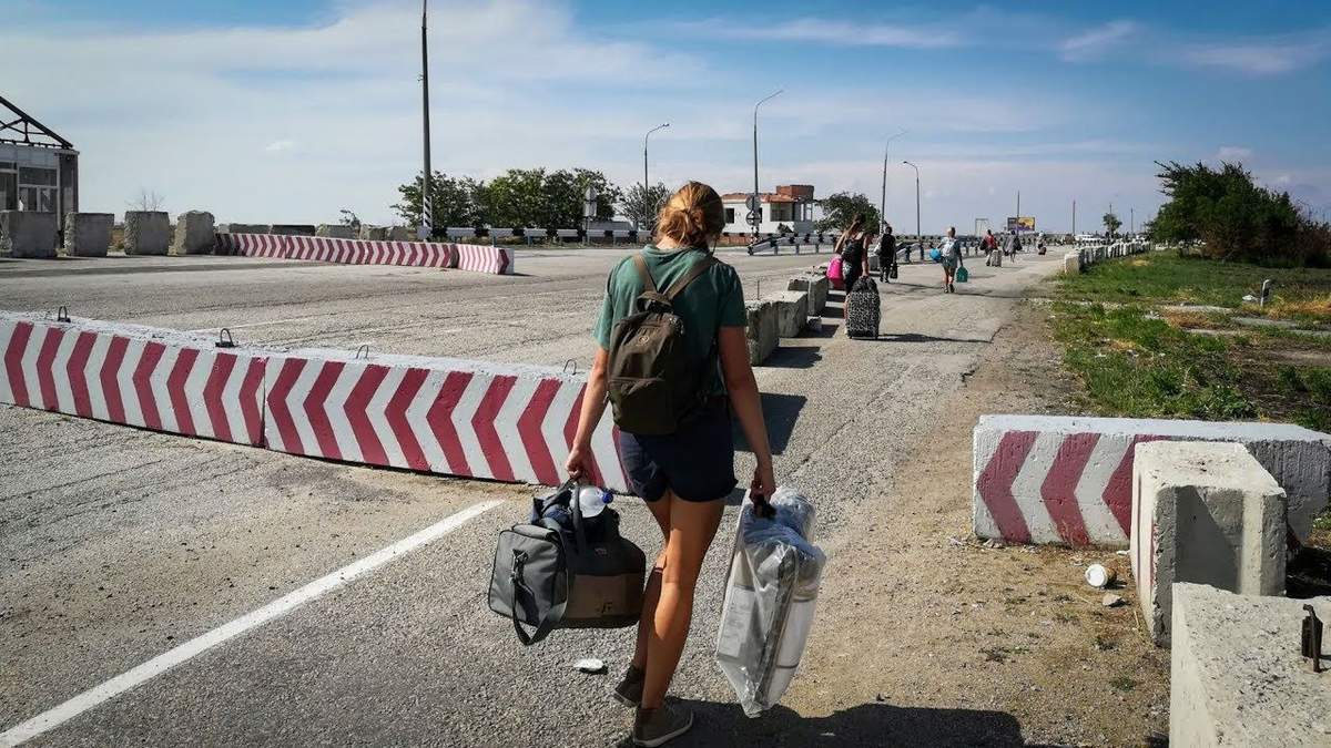 Уряд дозволив виїзд з окупованого Криму для вступу або навчання Уряд дозволив виїзд з окупованого Криму для вступу або навчання