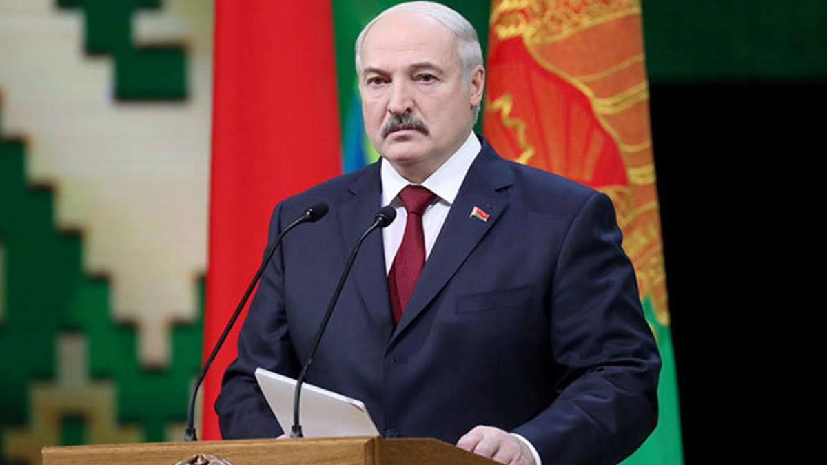 Лукашенко хотят лишить статуса почетного доктора КНУ имени Шевченко Лукашенко хотят лишить статуса почетного доктора КНУ имени Шевченко