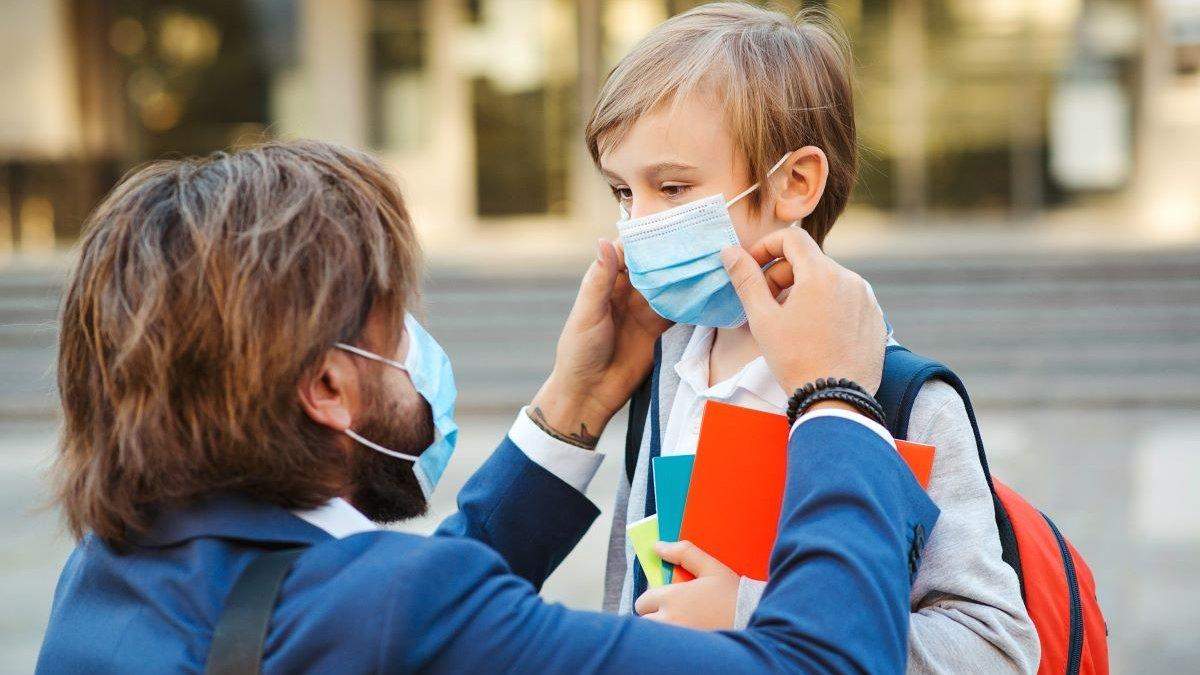 Маски для своєї дитини треба купувати батькам, – чиновник МОН Маски для своєї дитини треба купувати батькам, – чиновник МОН