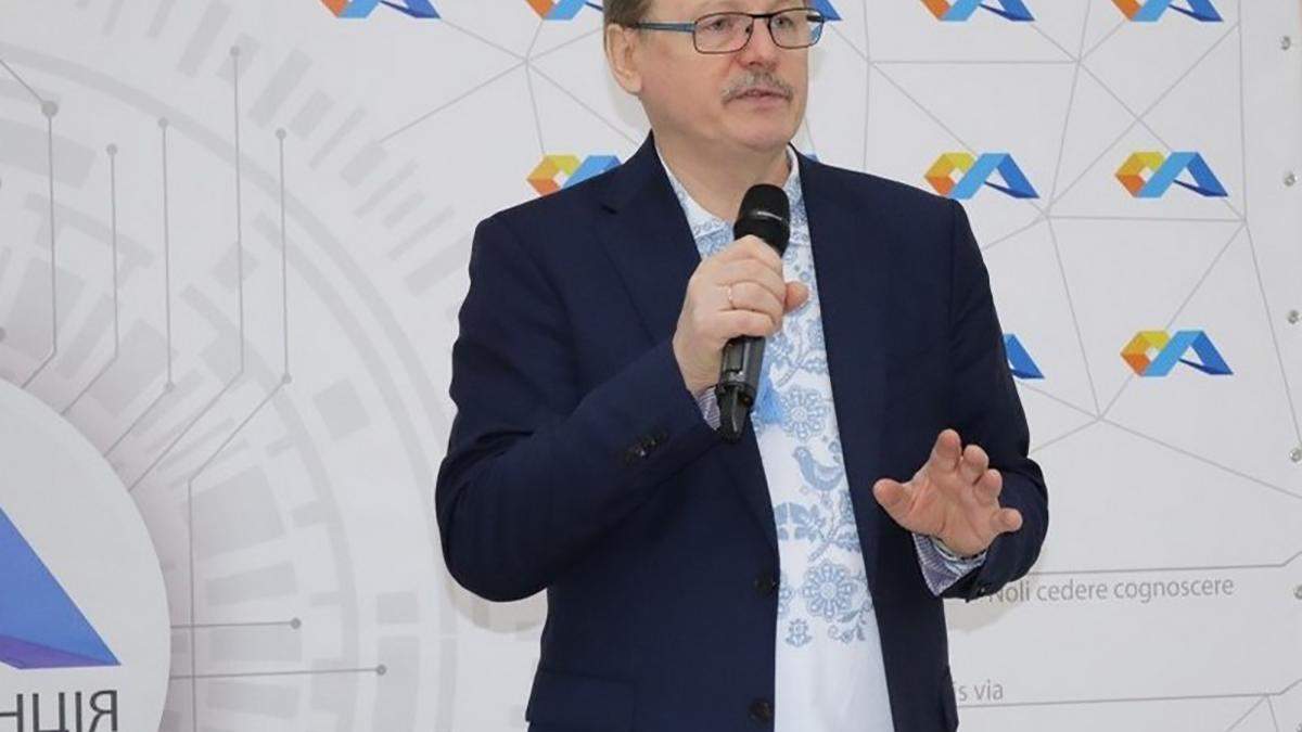 Сергей Горбачов ответил на популярные вопросы по обучению в школе Сергей Горбачов ответил на популярные вопросы по обучению в школе