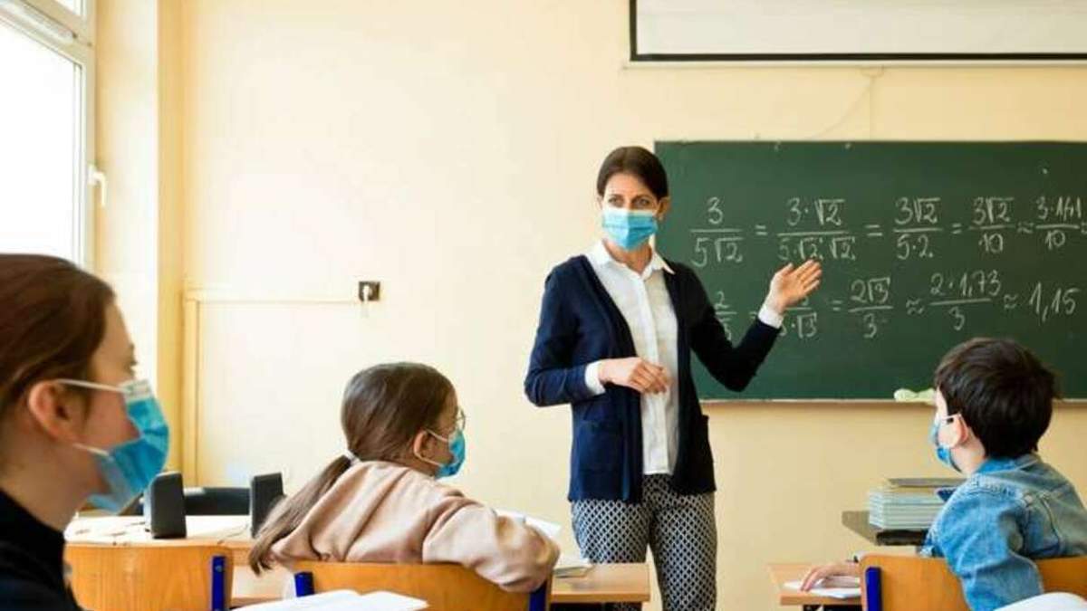 Шкарлет пропонує перейти на дистанційне навчання Шкарлет пропонує перейти на дистанційне навчання