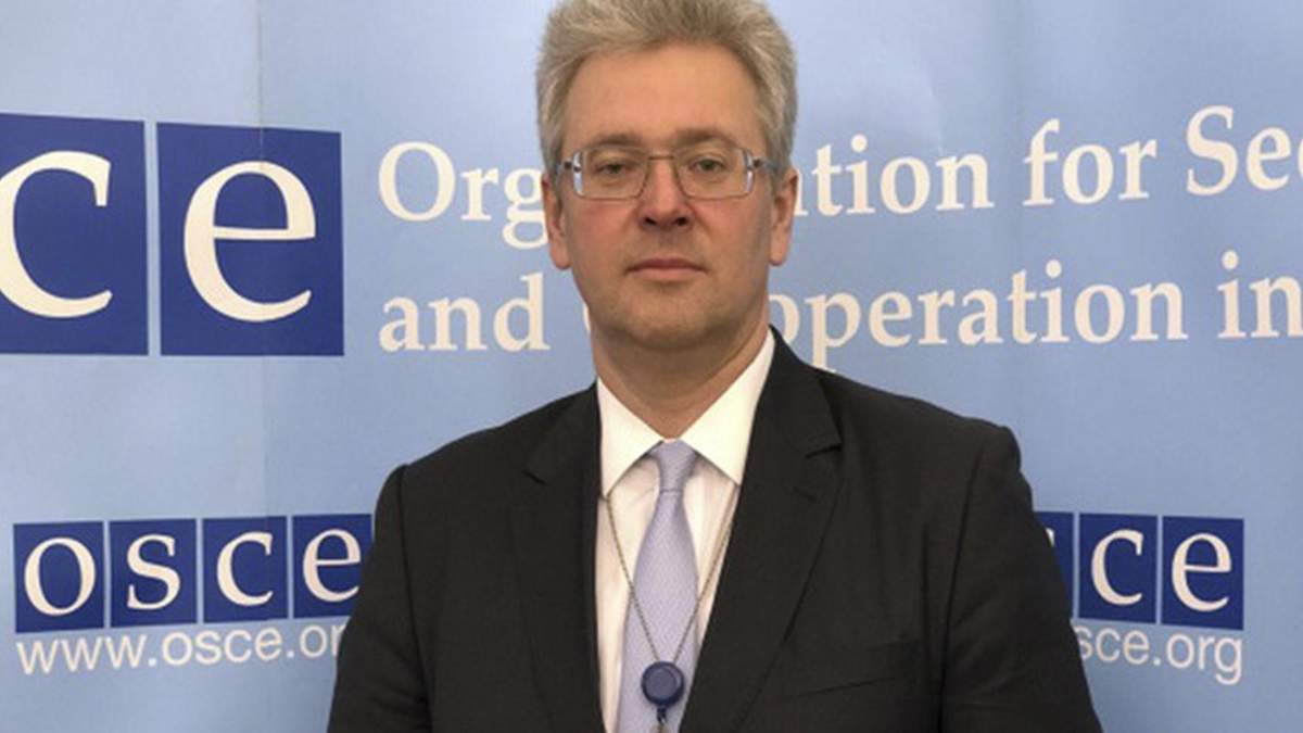 Час в неделю: на оккупированном Донбассе вытесняют украинский язык Час в неделю: на оккупированном Донбассе вытесняют украинский язык