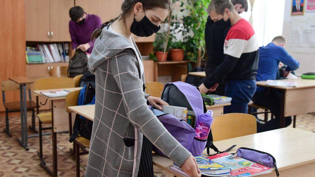 Скільки учнів та вчителів у Чернівцях захворіли на COVID-19 Скільки учнів та вчителів у Чернівцях захворіли на COVID-19