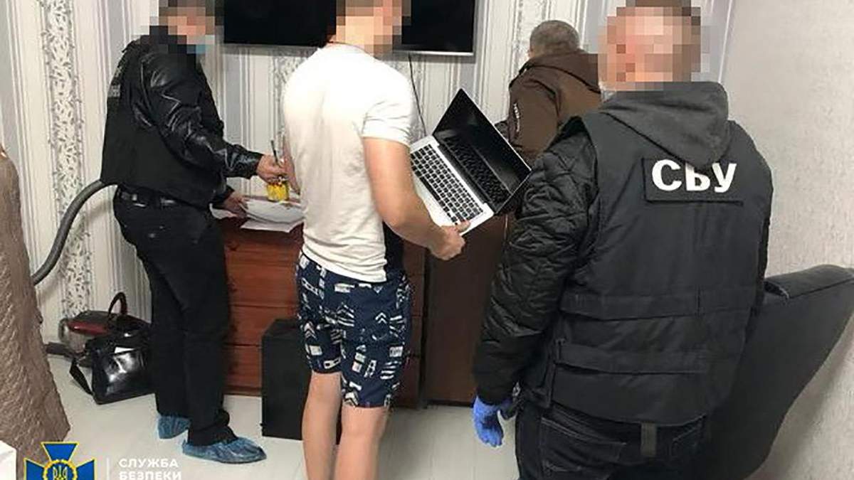 Хакери зламали е-систему вишів, щоб дістати відповіді на екзамени Хакери зламали е-систему вишів, щоб дістати відповіді на екзамени