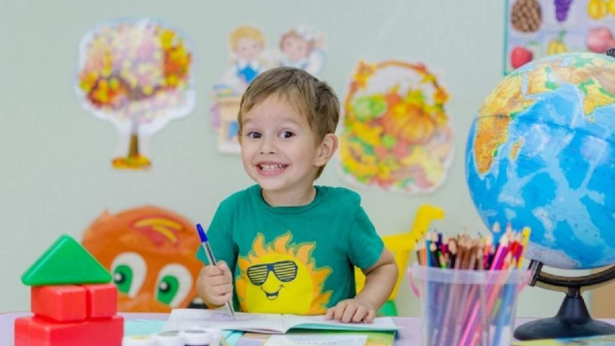 Навчання дітей з 5 років: Шкарлет пояснив, чи можливо це в Україні Навчання дітей з 5 років: Шкарлет пояснив, чи можливо це в Україні