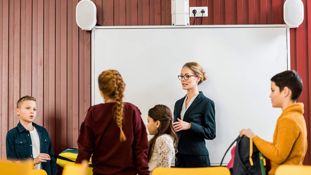 Родители считают, что в школе надо преподавать сексуальное образование Родители считают, что в школе надо преподавать сексуальное образование