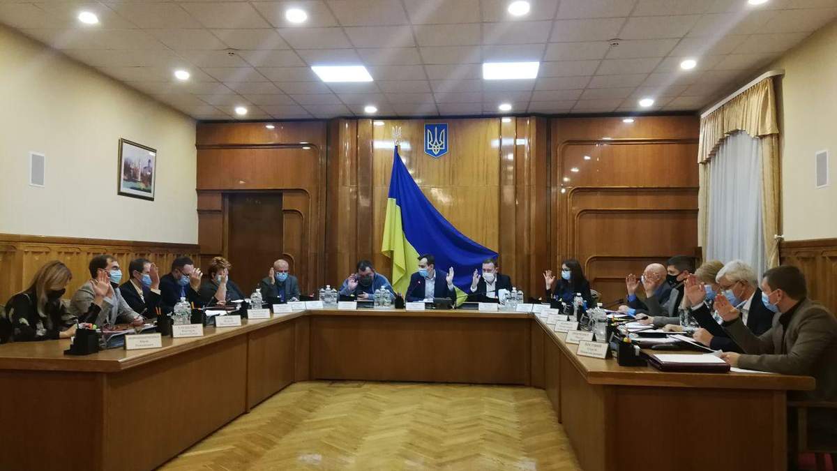 Уряд призупинив постанову про підвищення зарплат освітян до 2022 року Уряд призупинив постанову про підвищення зарплат освітян до 2022 року