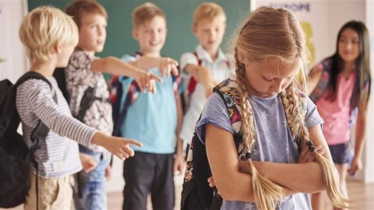 У Дніпрі вчителька вигнала ученицю з класу на Святого Миколая У Дніпрі вчителька вигнала ученицю з класу на Святого Миколая