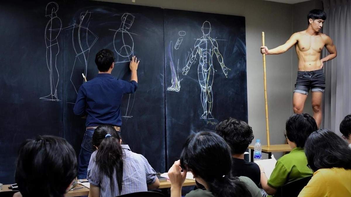 Преподаватель покорил студентов анатомическим рисованием: крутые фото Преподаватель покорил студентов анатомическим рисованием: крутые фото
