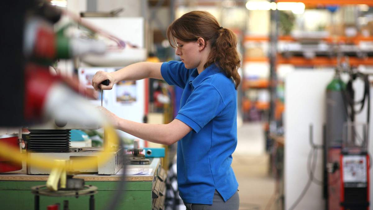 Нема безробіття: цікаві факти про дуальну систему освіти у Швейцарії Нема безробіття: цікаві факти про дуальну систему освіти у Швейцарії