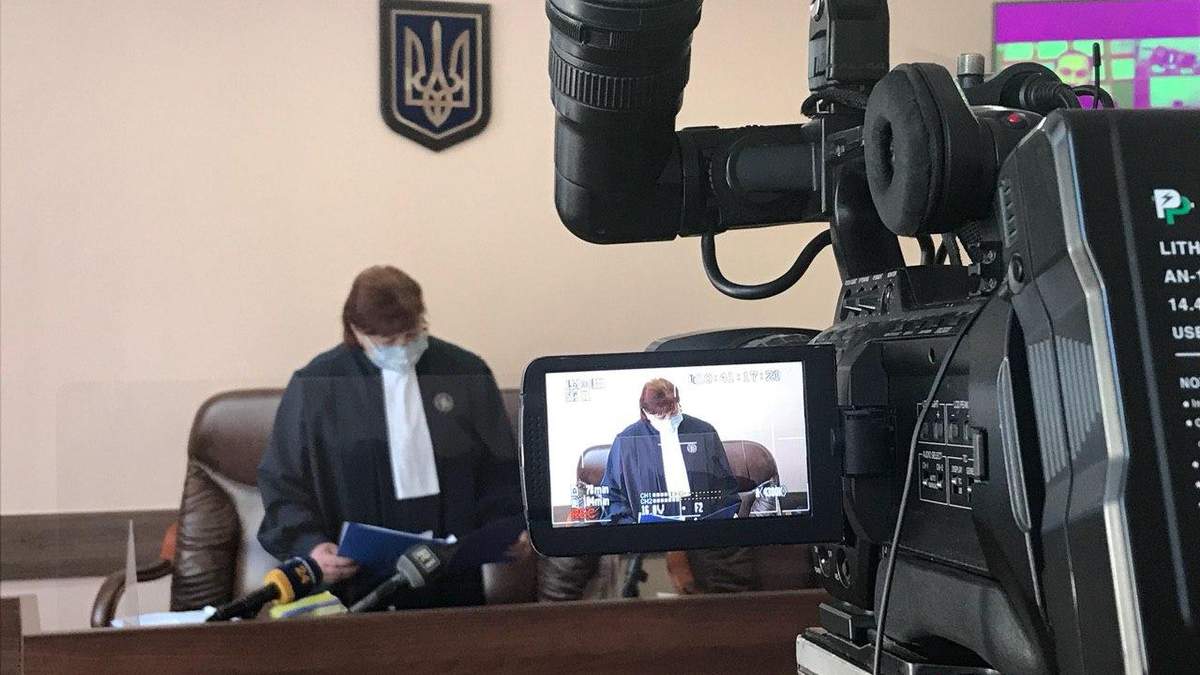 Учительнице, которая отказалась носить маску в школе, отменили штраф Учительнице, которая отказалась носить маску в школе, отменили штраф