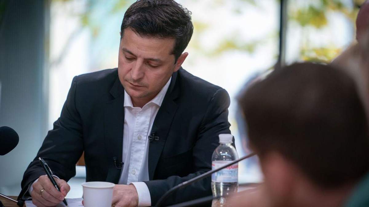 Зеленський затвердив стипендії за ЗНО, премії за олімпіади і гранти Зеленський затвердив стипендії за ЗНО, премії за олімпіади і гранти