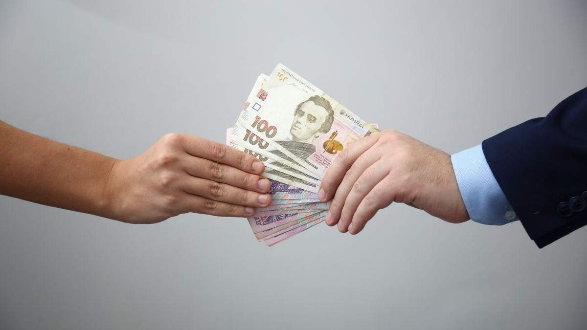 Хабарі за дипломи та дисертації: в Україні створили платформу про корупцію в освіті