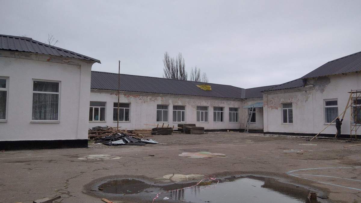 Повсюду плесень: в аварийном состоянии школа на Херсонщине, которую ремонтировали за 2 миллиона