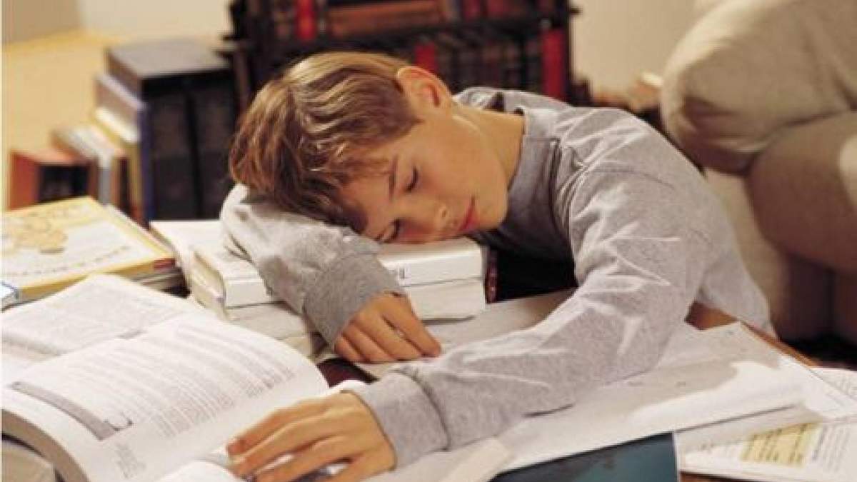 Нужно больше сна, – ученые считают, что уроки в школах начинаются слишком рано