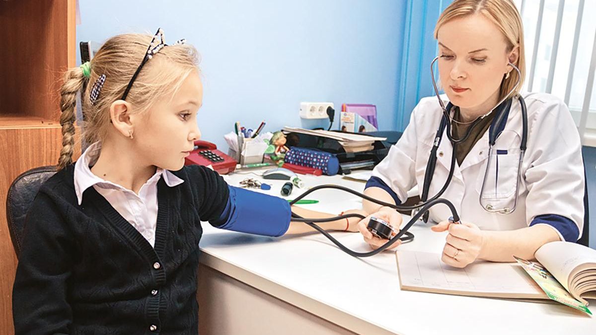Шкільні медсестри можуть отримувати 13 тисяч гривень зарплати, – Гришина - Україна новини - Освіта