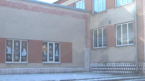 Директор школы на Виннитчине ударил ученика по голове, потому что тот перешептывался на уроке