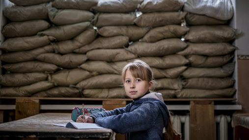 Учеба продолжается: сколько школ на Донбассе перешли на дистанционку из-за опасности