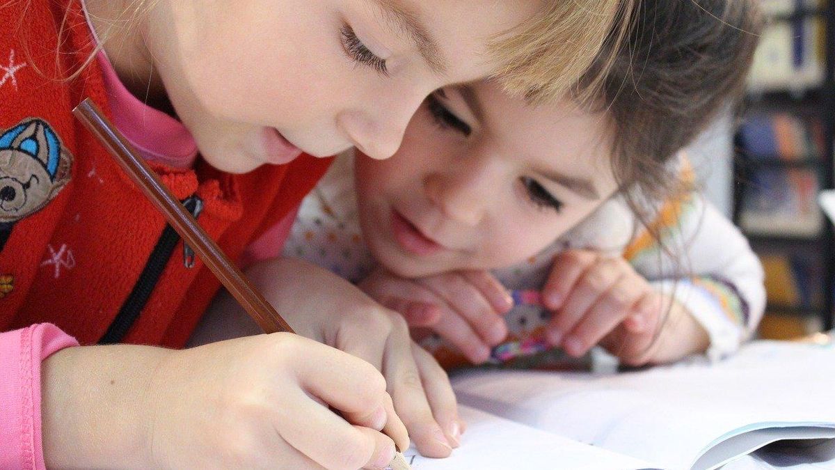 Полноценное обучение во львовских школах планируется возобновить с 1 сентября