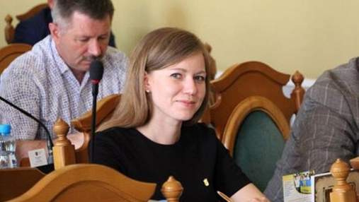 Львівська вчителька, яка захоплюється Гітлером, три роки не може поновитися на посаді Львівська вчителька, яка захоплюється Гітлером, три роки не може поновитися на посаді